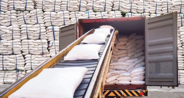 Постановлением правительство введен временный запрет на экспорт сахара